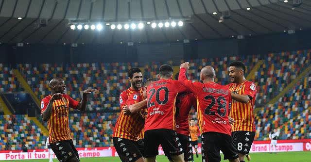 关于瓦伦西亚连续大比分失利,陷入保级泥潭的信息 关于瓦伦西亚连续大比分失利,陷入保级泥潭的信息