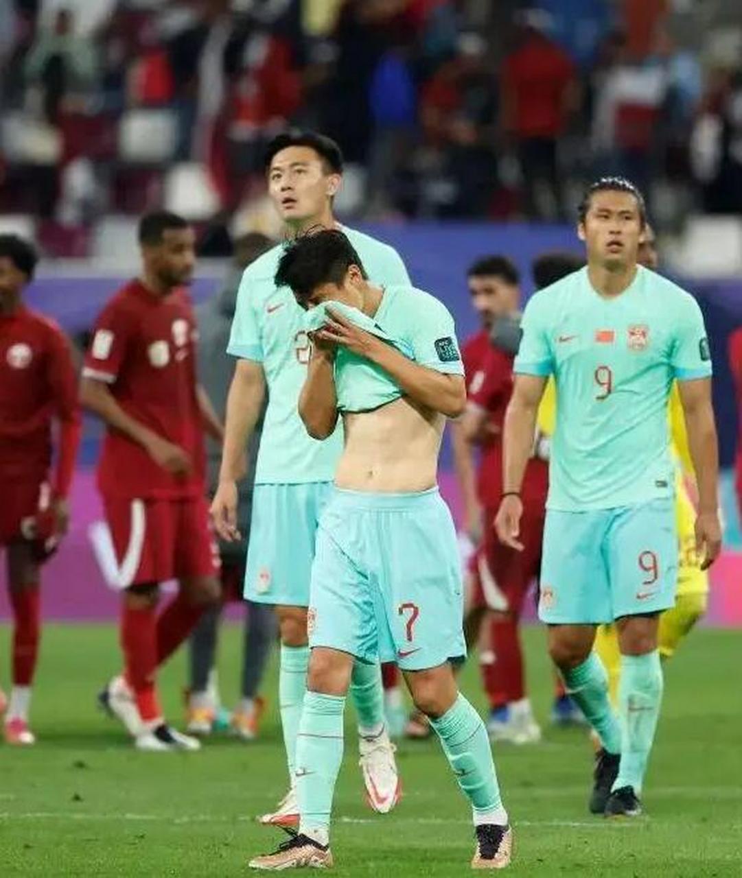 关于新加坡国家队备战预选赛，全队备赛状态稳步提升的信息