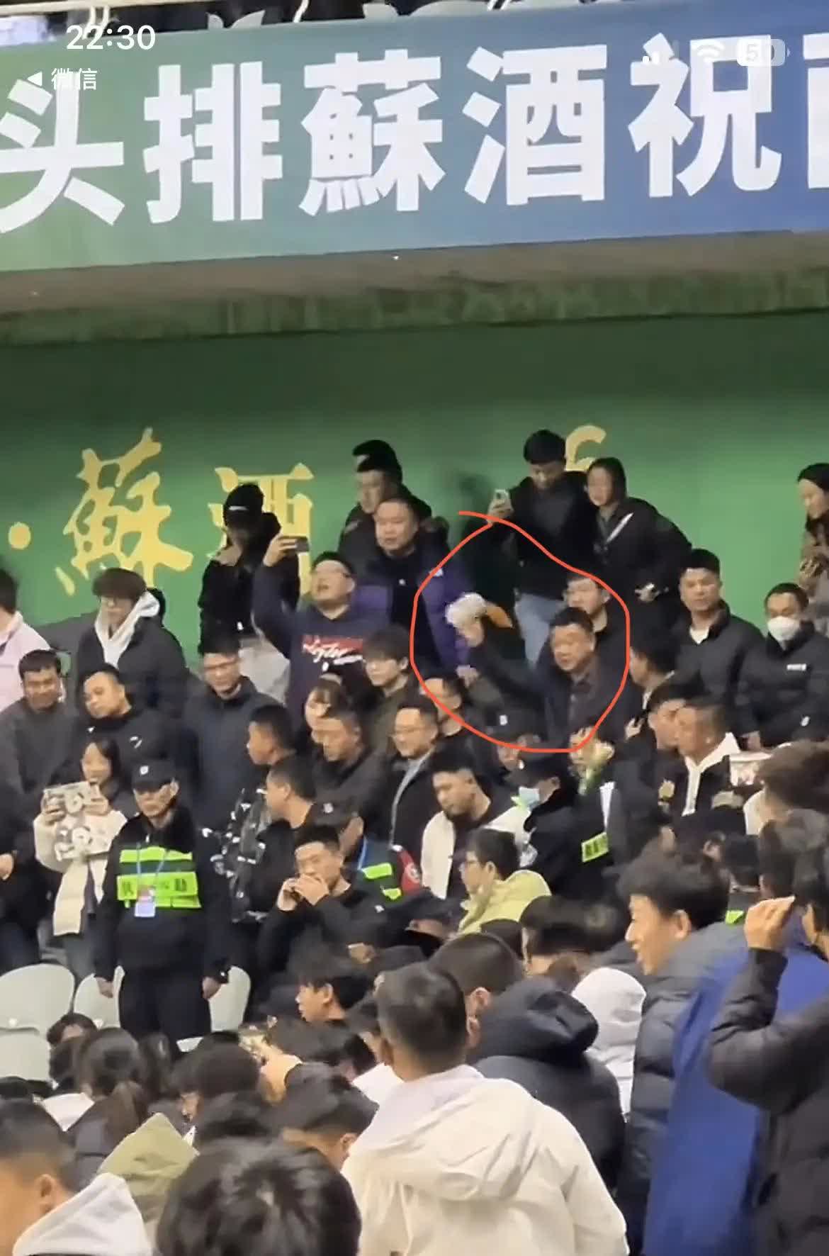 一场激烈对决引发了球迷们的热烈讨论