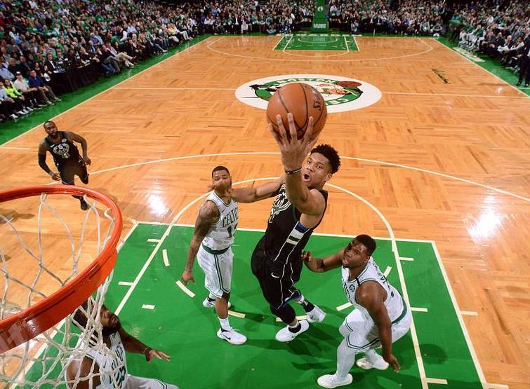 凯尔特人碾压猛龙，德罗赞刷新纪录