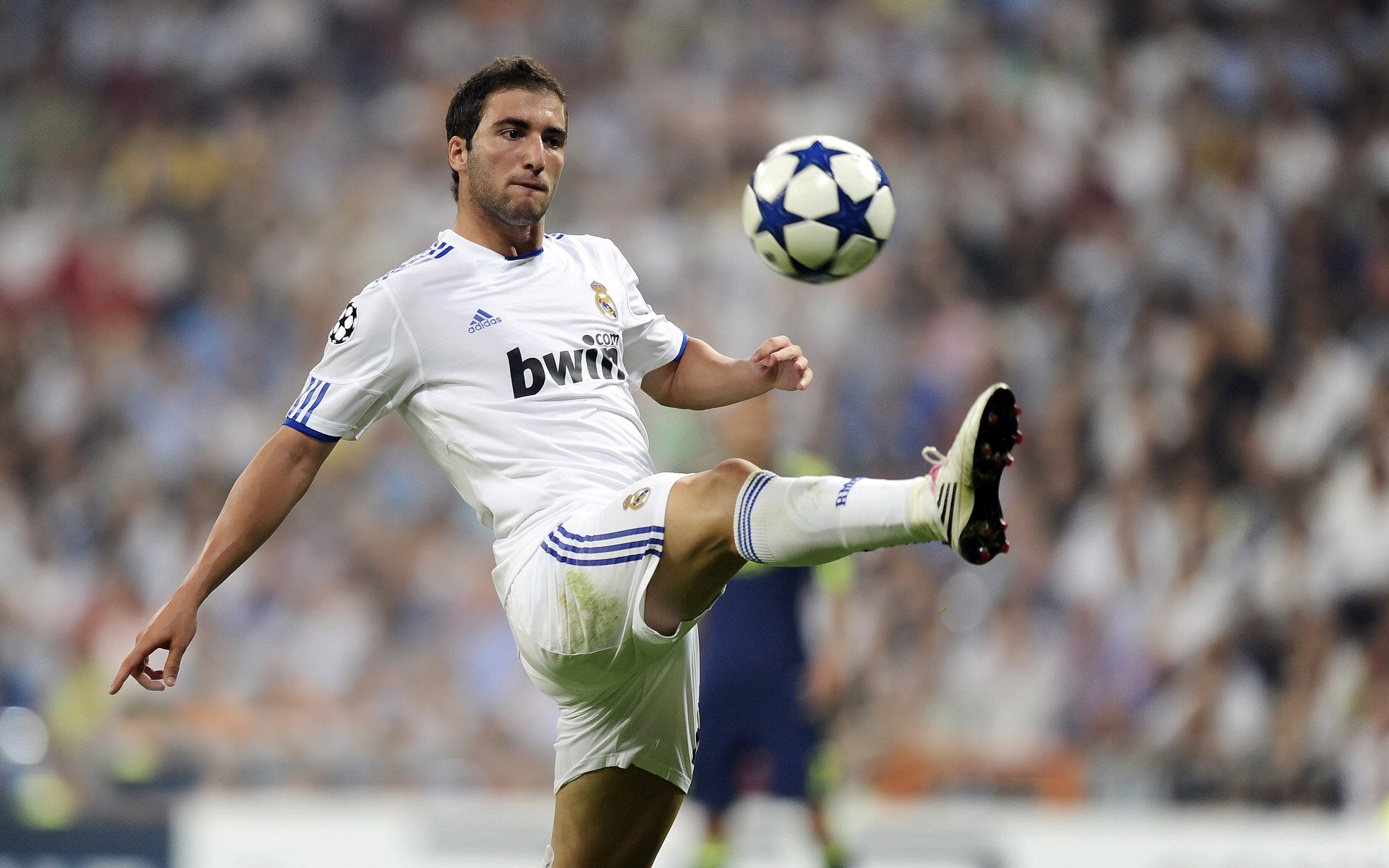 东契奇，舞台越大越强！公牛最后时刻惊险击败深圳队