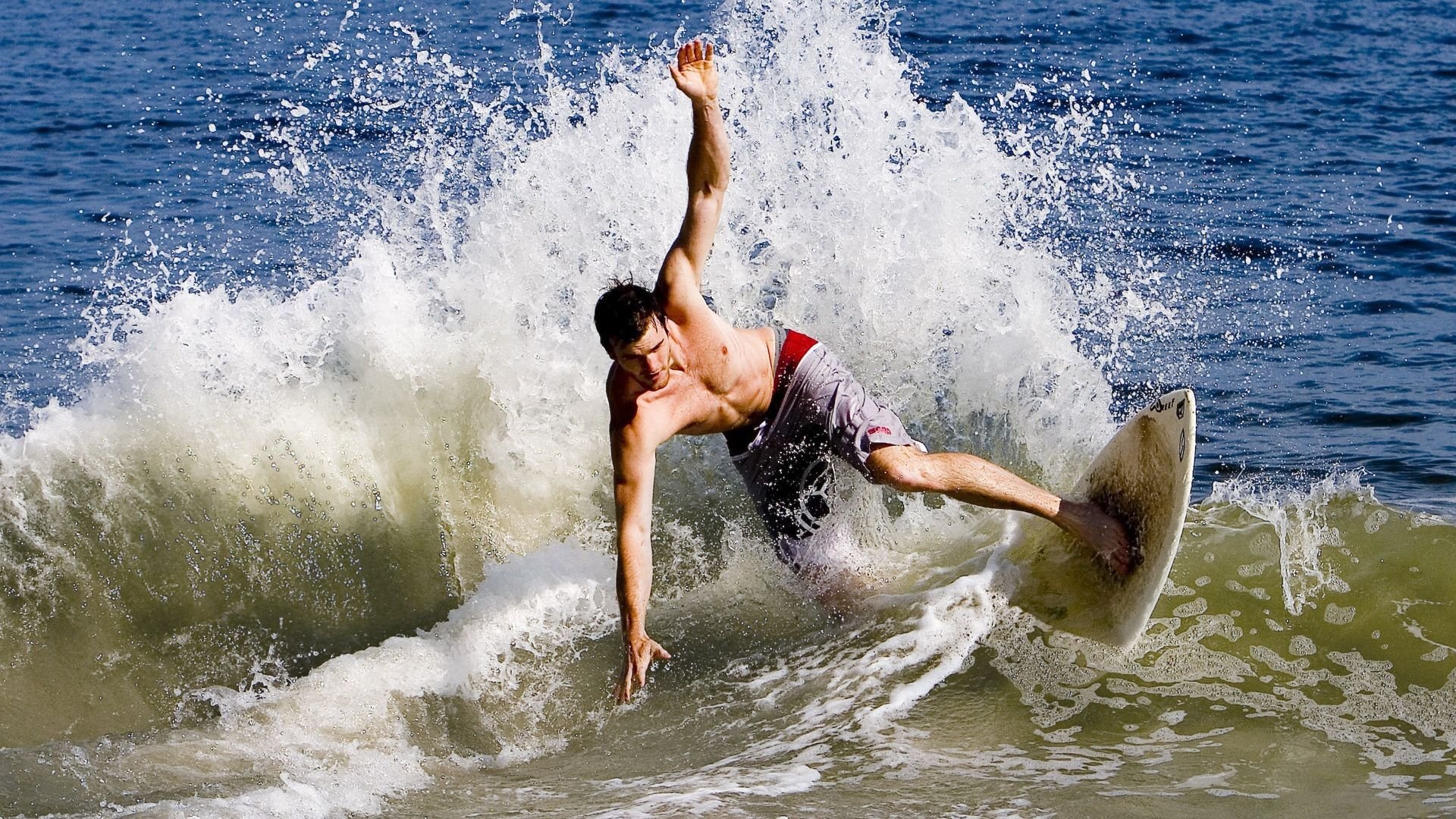 赛道与绿茵场的双重奏,当F1引擎轰鸣遇见南美足球奇迹