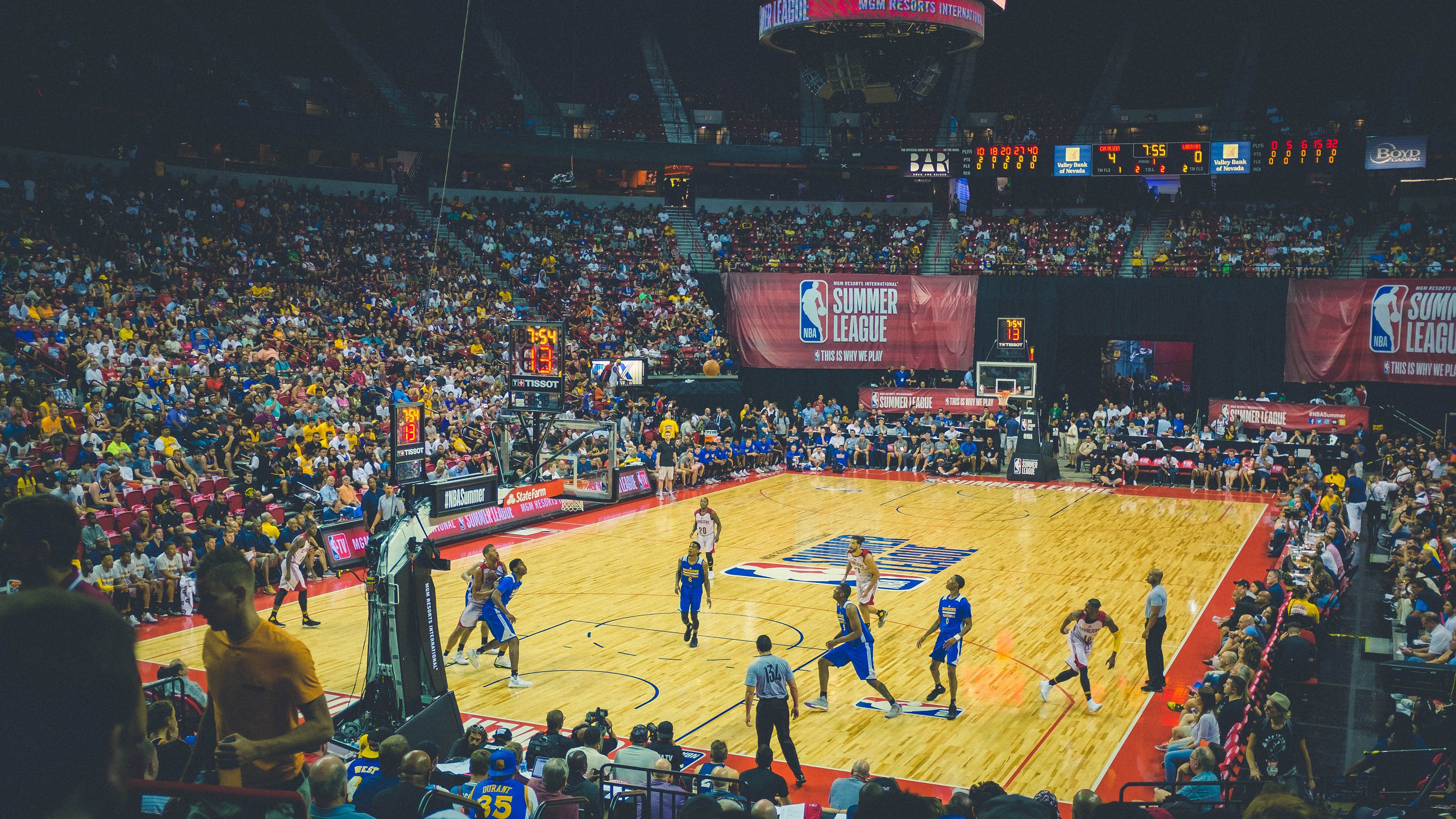 赛道上的颠覆，哈斯轻取红牛二队，诺里斯统治全场